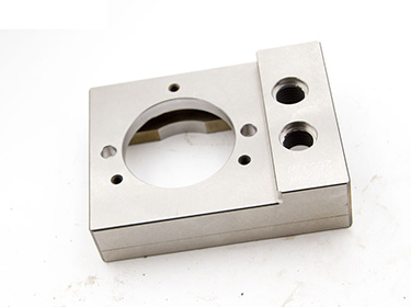 夏天的到來，機械零件加工用在速凍設備上逐漸增多